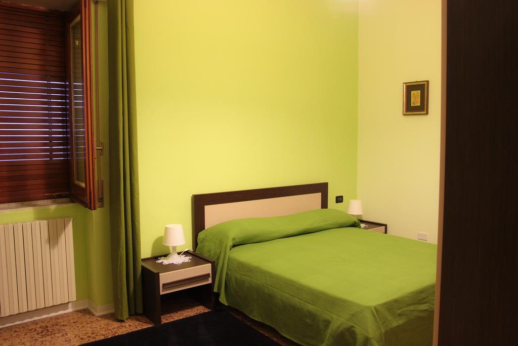 B&B Fiori Di Lava Николози Стая снимка